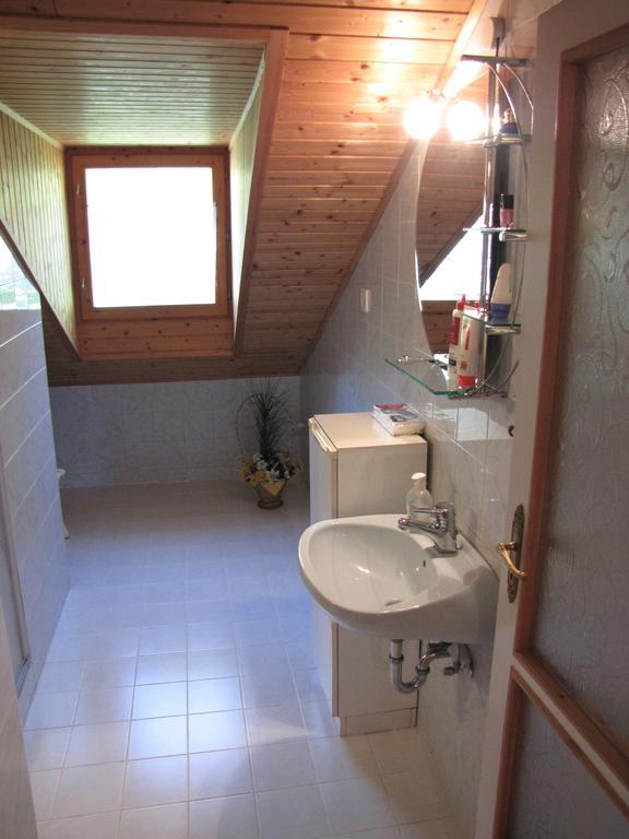 Schmidt Apartment Balatonfenyves Pokoj fotografie