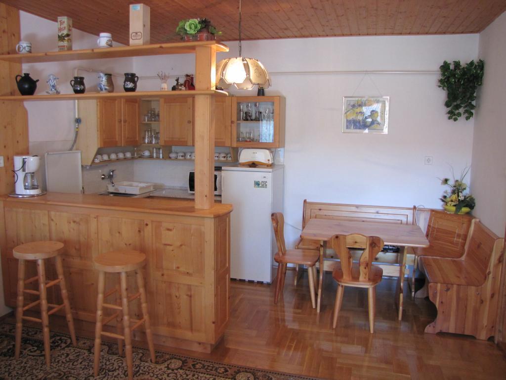Schmidt Apartment Balatonfenyves Pokoj fotografie